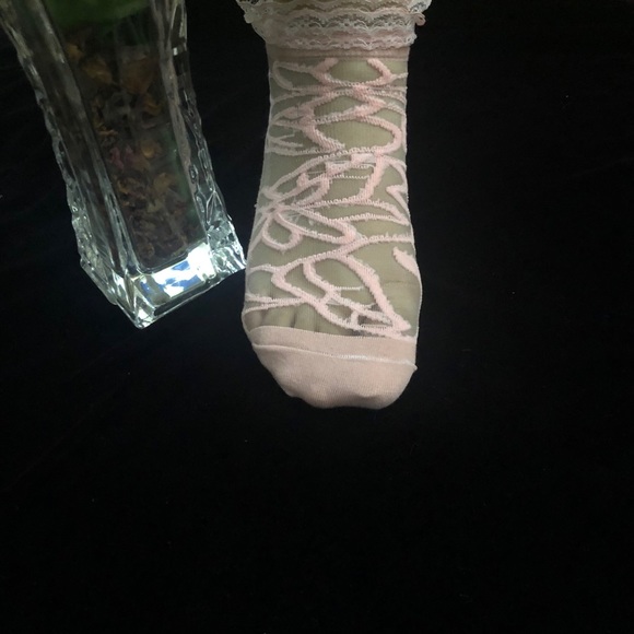 Fancy pink socks with lace - Picture 4 of 7